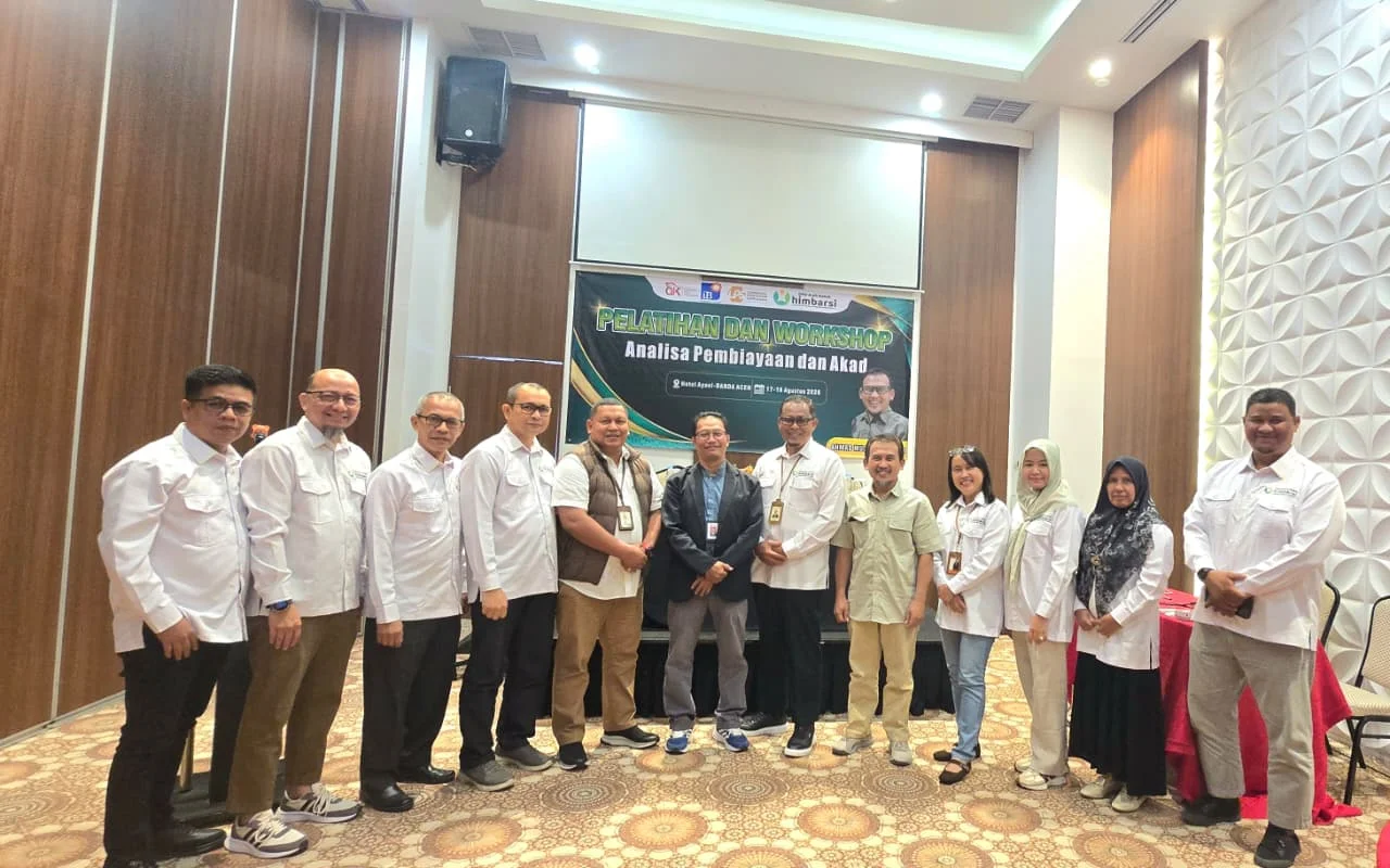 Foto :&nbsp;Kepala OJK Aceh Daddi Peryoga bersama dengan pengurus DPW HIMBARSI Aceh-Sumut.